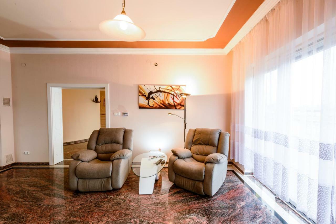 Elite Boutique Villa Oerkeny Orkeny Екстер'єр фото