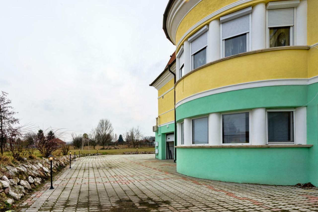 Elite Boutique Villa Oerkeny Orkeny Екстер'єр фото